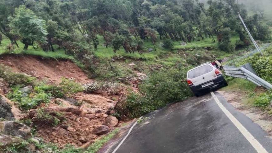 उत्तराखंड के पिथौरागढ़ में भारी बारिश का कहर, गंगोत्री में भागीरथी नदी खतरे के निशान से ऊपर बह रही